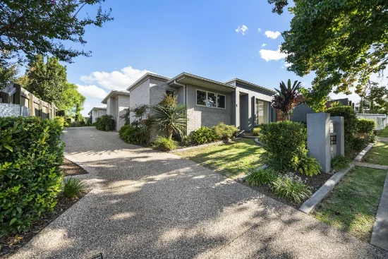 1/106a South Street, Centenary Heights, Qld 4350 - For Sale