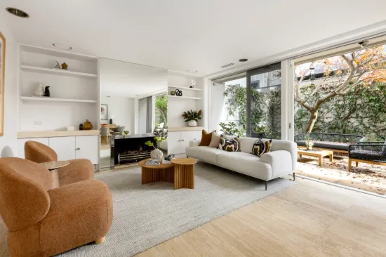 1/12 Woodside Crescent, Toorak, Vic 3142