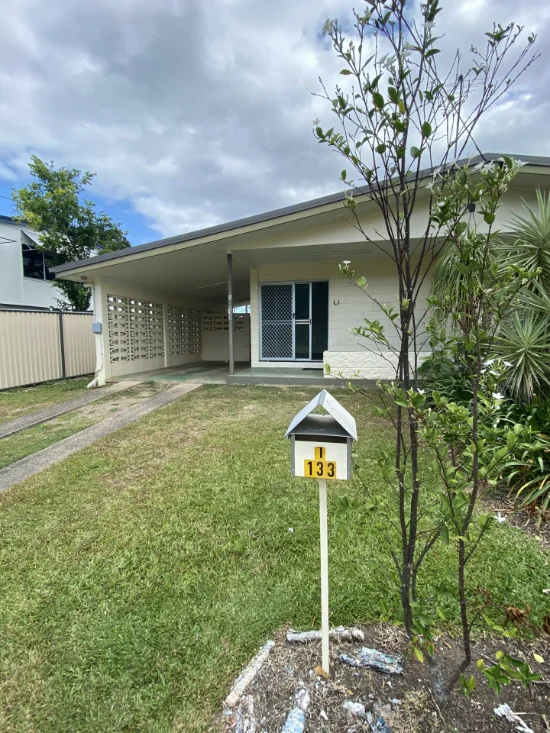 1/133 Russell Street, Edge Hill, Qld 4870