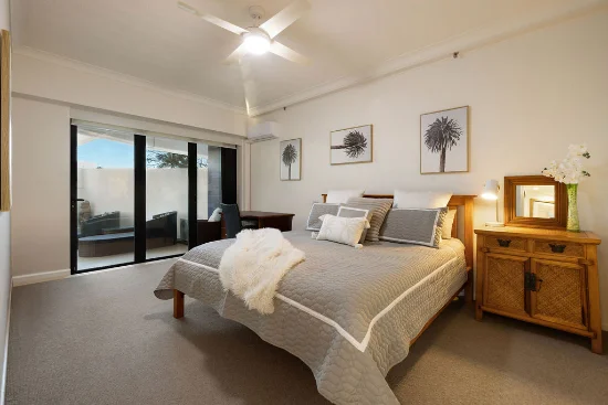 1/17 Bayview Street, Runaway Bay, Qld 4216-Image