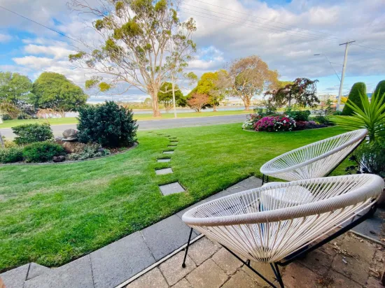 1/17 Victoria Parade, Devonport, Tas 7310