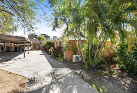 1/19 Leamington Street, Woolloongabba, Qld 4102