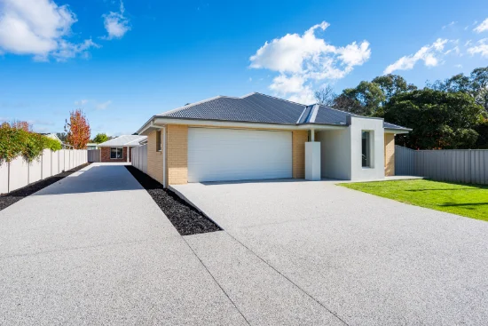 1-2/76 Urana Street, Jindera, NSW 2642