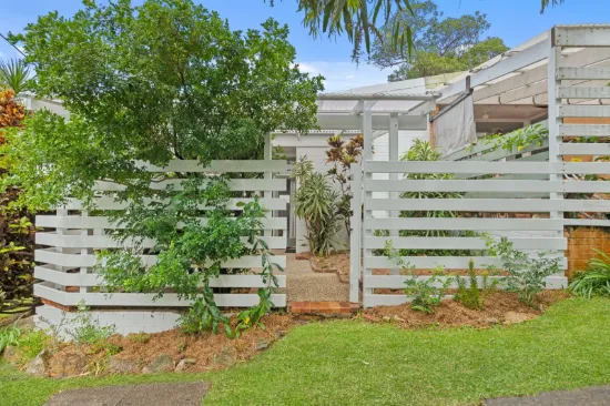 1/2 Bigoon Road, Point Lookout, Qld 4183