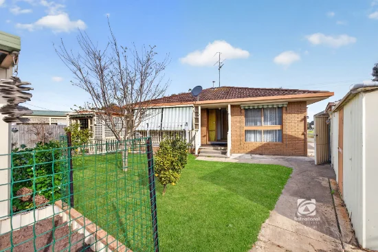 1/2 Burden Place, Paynesville, Vic 3880