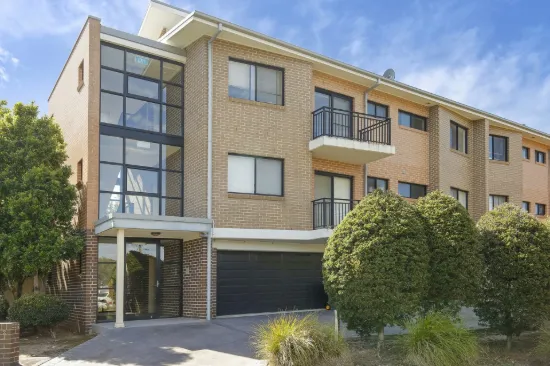 1/2 Francis Street, Corrimal, NSW 2518