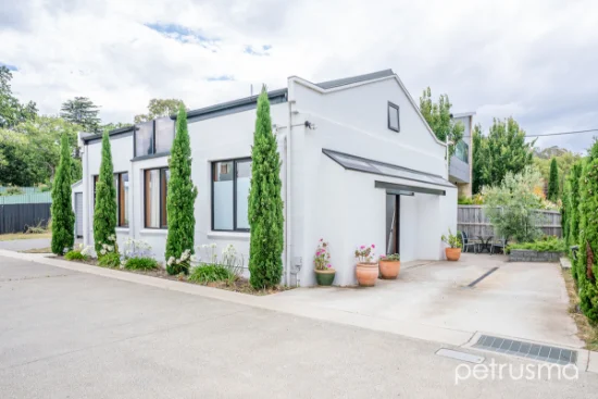 1/2 Natone Street, Lindisfarne, Tas 7015