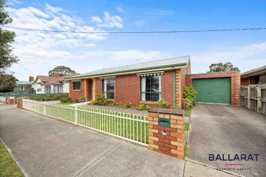 1/2 Sayle St, Sebastopol, Vic 3356