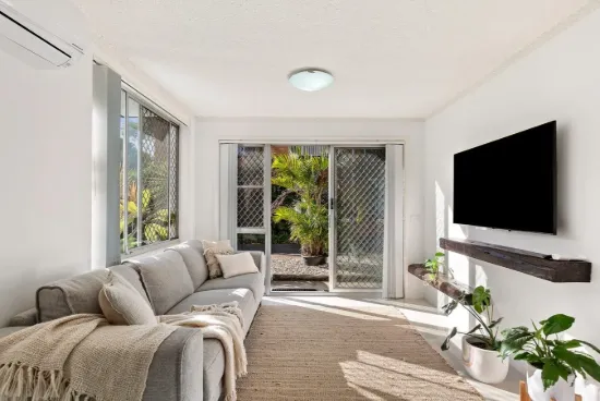 1/20 Mawarra Street, Palm Beach, Qld 4221