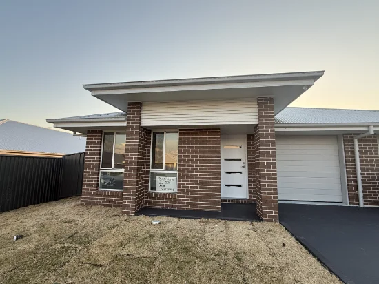 1/24 Wattle Street, Kootingal, NSW 2352