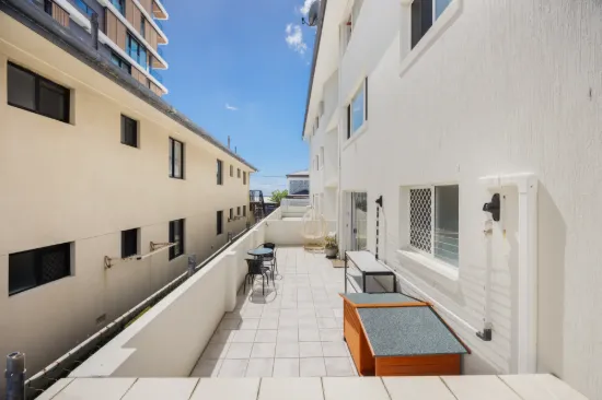 1/246 Jefferson Lane, Palm Beach, Qld 4221-Image