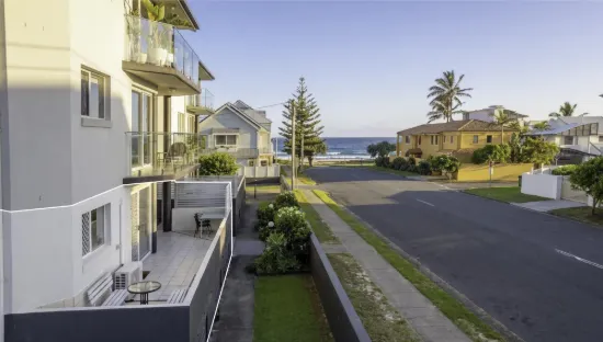 1/246 Jefferson Lane, Palm Beach, Qld 4221-Image
