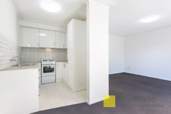 1/25 Thomas Drive, Chevron Island QLD 4217-Image