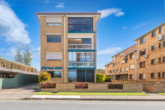 1/250 Marine Parade, Labrador, Qld 4215