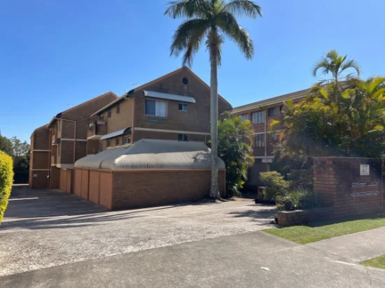 1/27 Crown Street, Holland Park West QLD 4121-Image