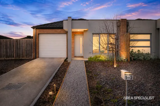 1/3 Bourke Road, Melton South, Vic 3338