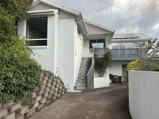 1/3 Jade Court, Blackmans Bay, Tas 7052