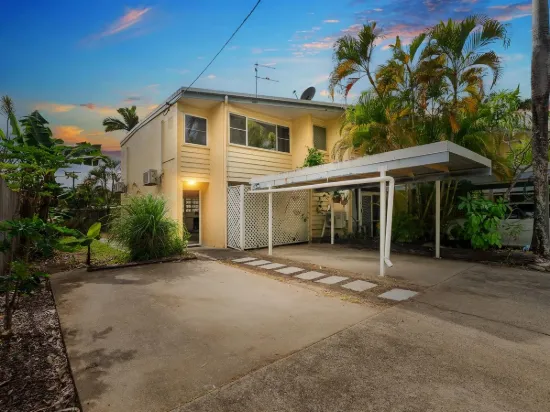 1/30-32 Mimosa Street, Holloways Beach, Qld 4878