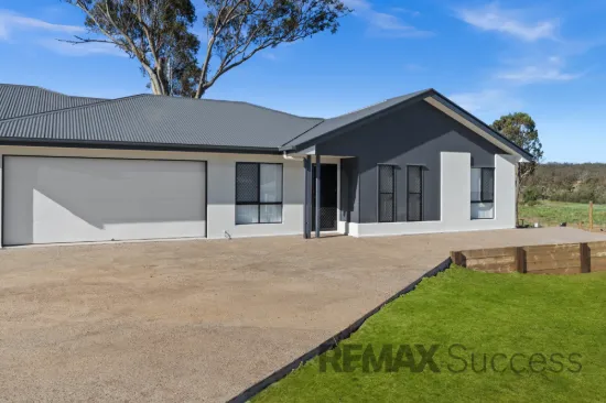 1/32 Aquila Drive, Meringandan West, Qld 4352
