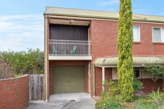 1/32 Glastonbury Drive, Highton, Vic 3216