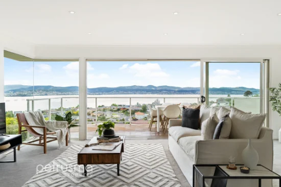 1/323 Churchill Avenue, Sandy Bay, Tas 7005