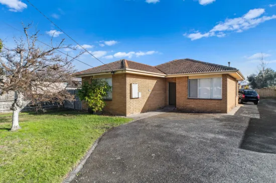 1/33 Gairloch Drive, Frankston, Vic 3199
