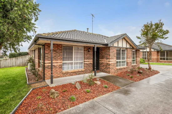 1/37 Oakwood Crescent, Waurn Ponds, Vic 3216