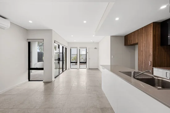 1/389 Daly Street, Cloverdale WA 6105-Image