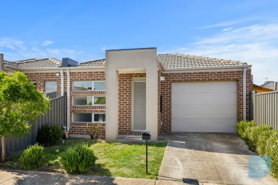 1/4 Durville Street, Wyndham Vale, Vic 3024