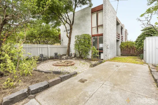 1/4 Edward Street, Seddon, Vic 3011