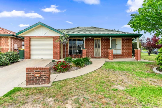1/4 Nunkeri Street, Glenfield Park, NSW 2650