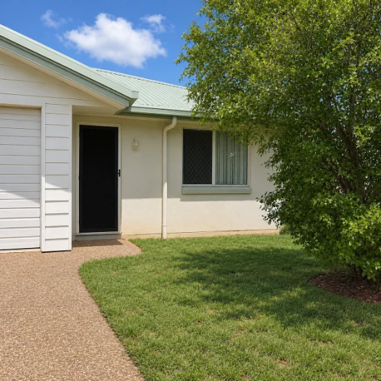 1/4 Poinciana Place, Gracemere, Qld 4702