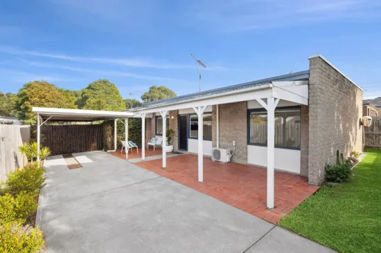 1/4 Rix Street, Herne Hill, Vic 3218