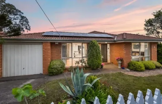 1/4 Springfield Road, Blackburn, Vic 3130