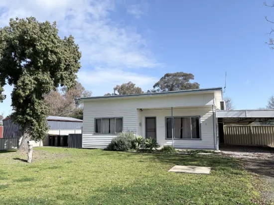 1/4 Sugden Street, Tocumwal, NSW 2714