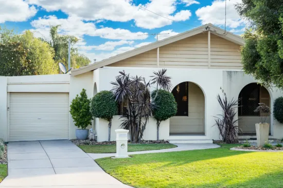 1/429 Parnall Street, Lavington, NSW 2641