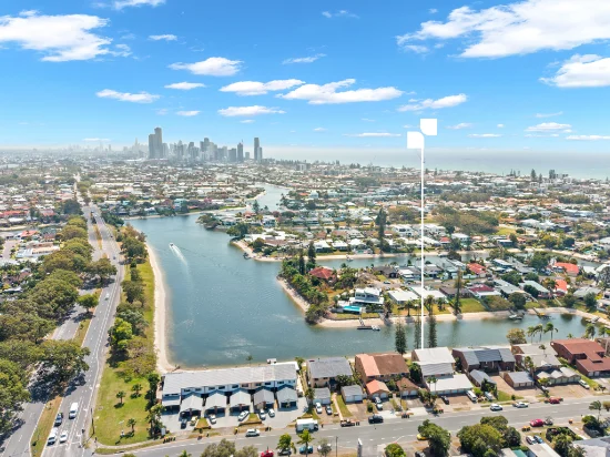1/49 Karbunya Street, Mermaid Waters, Qld 4218