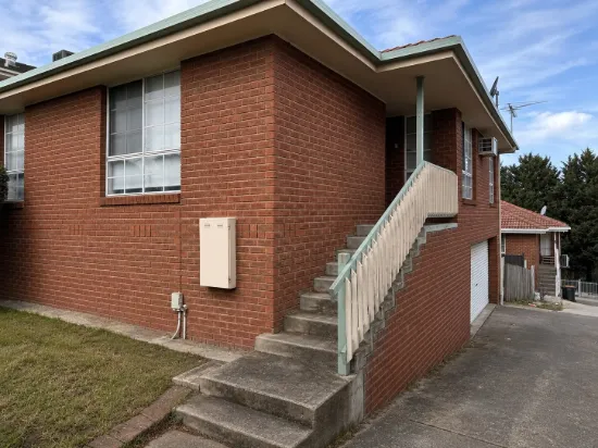 1/5 Cassinia Crescent, Meadow Heights, Vic 3048