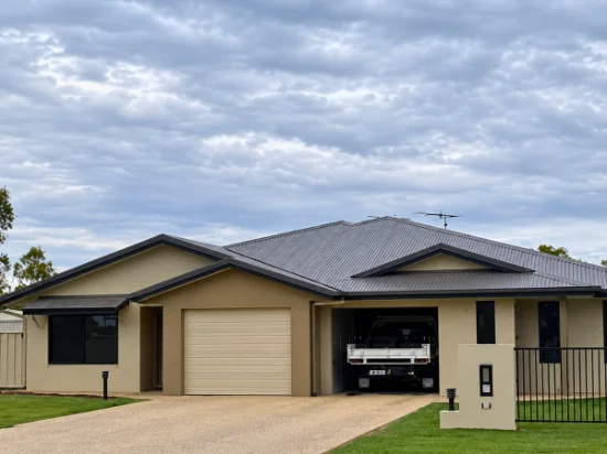 1/54 Moody Street, Emerald, Qld 4720 - For Rent