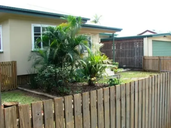 1/56 Balaclava Road, Earlville, Qld 4870