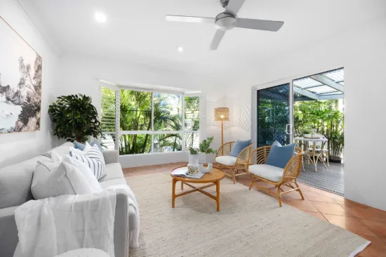 1/59 Southern Cross Parade, Sunrise Beach, Qld 4567