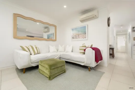 1/61 Tallebudgera Drive, Palm Beach, Qld 4221