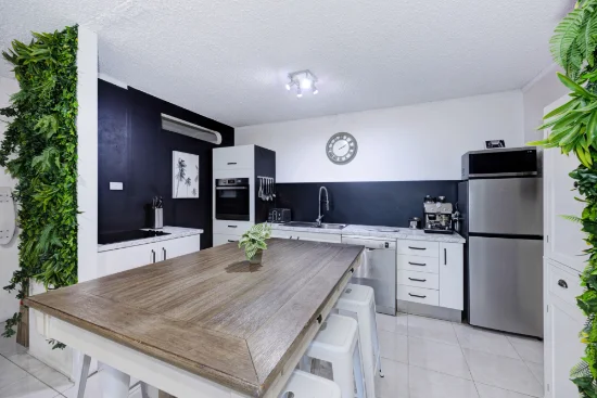 1/64 Warburton St, North Ward, Qld 4810