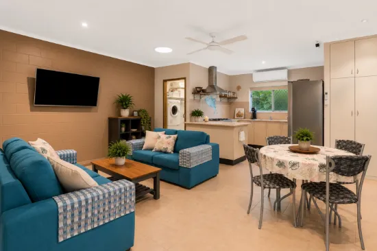 1/7 Deshon Street, Whitfield, Qld 4870