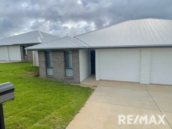 1/7 Wyoming Avenue, Gobbagombalin, NSW 2650