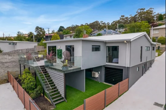 1/70 Malunna Road, Lindisfarne, Tas 7015