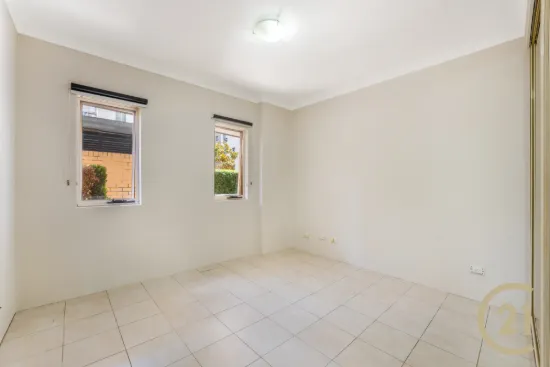 1/8-10 Browne Parade, Warwick Farm, NSW 2170-Image