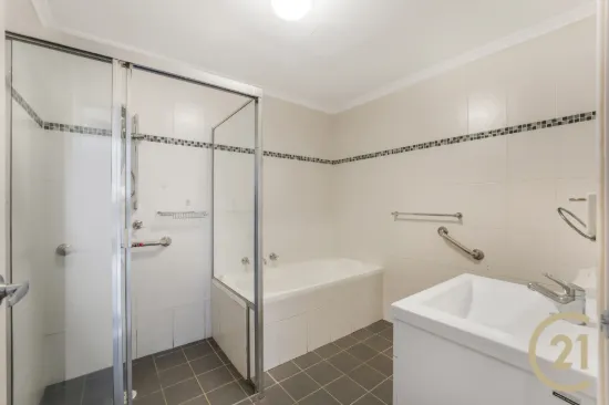 1/8-10 Browne Parade, Warwick Farm, NSW 2170-Image