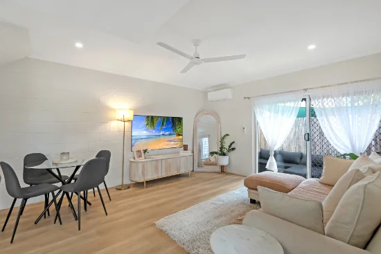 1/8 Short Street, Redlynch, Qld 4870