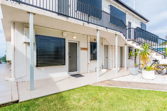 1/90 Prince Edward Parade, Redcliffe QLD 4020-Image